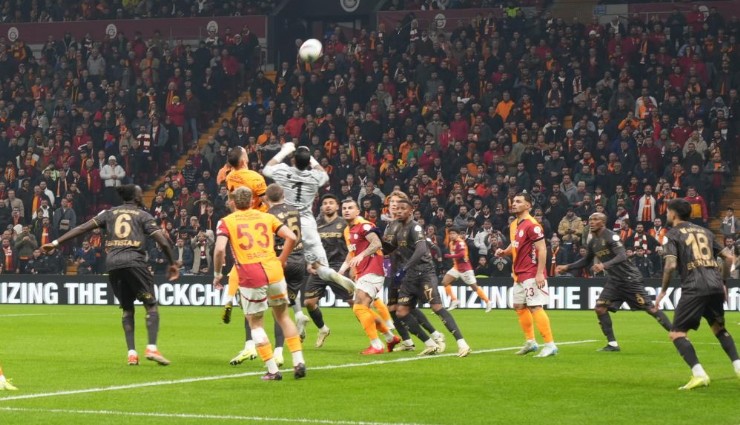 İstanbul’da 7 gollü derbinin galibi Galatasaray