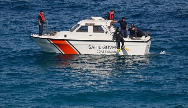 İzmir açıklarındaki kayıp 5 düzensiz göçmeni arama çalışmaları sürüyor