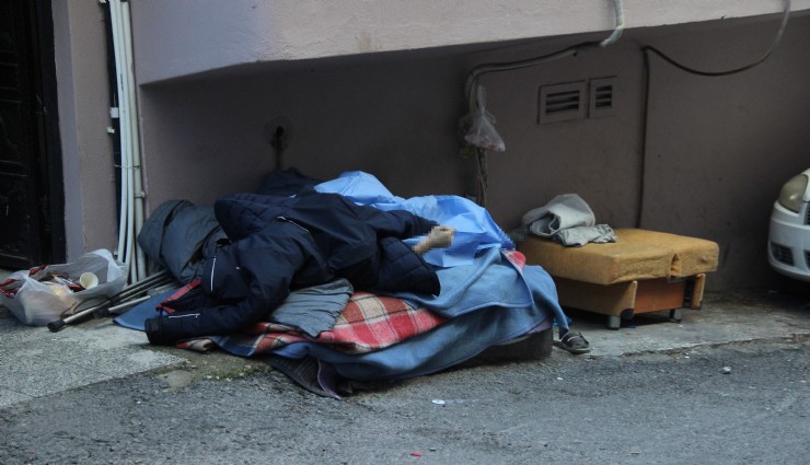 İzmir Büyükşehir Belediyesi'nden ölen evsiz adamla ilgili açıklama