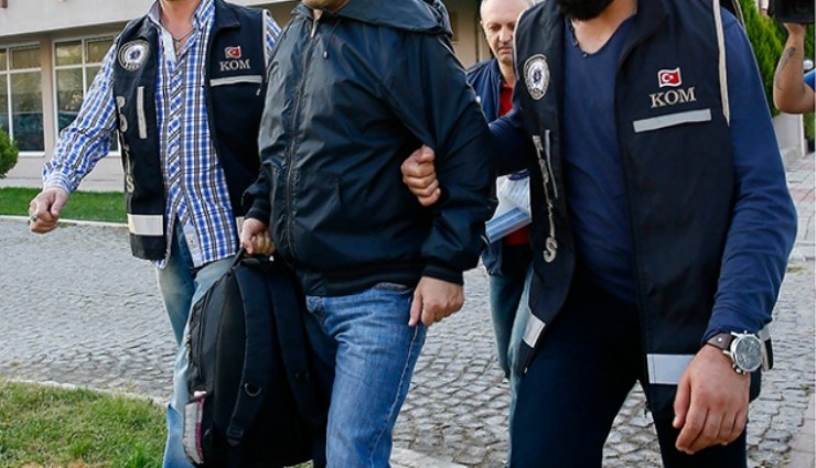 İzmir'de FETÖ/PDY operasyonu: 31 gözaltı
