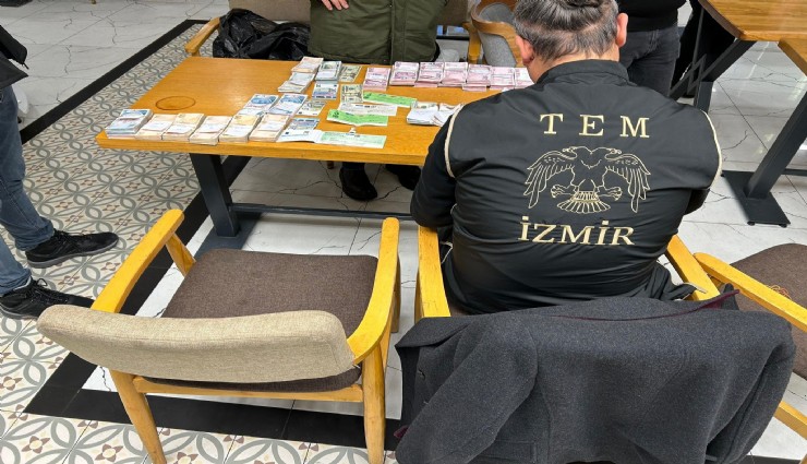 İzmir merkezli FETÖ operasyonunda 21 tutuklama