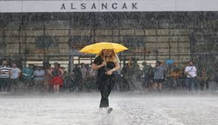 İzmir ve Ege’de alarm: Meteoroloji hortum, yıldırım ve kuvvetli yağış uyarısı yaptı