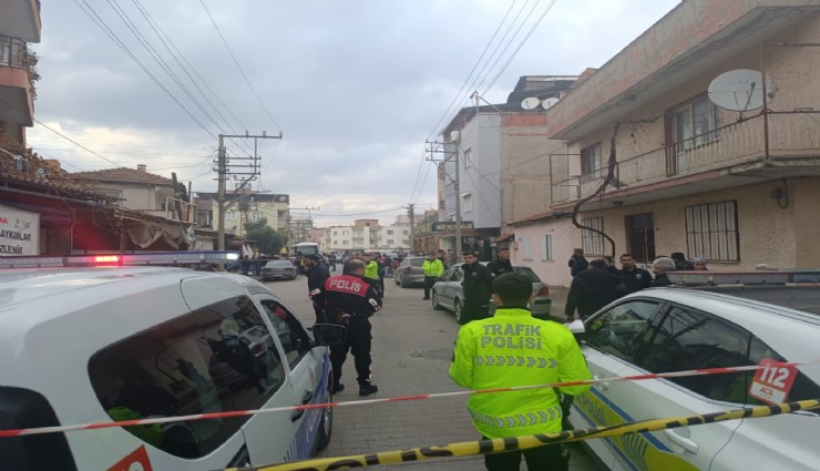 Manisa'da kahvehaneye silahlı saldırı:  2 kişi yaralandı.