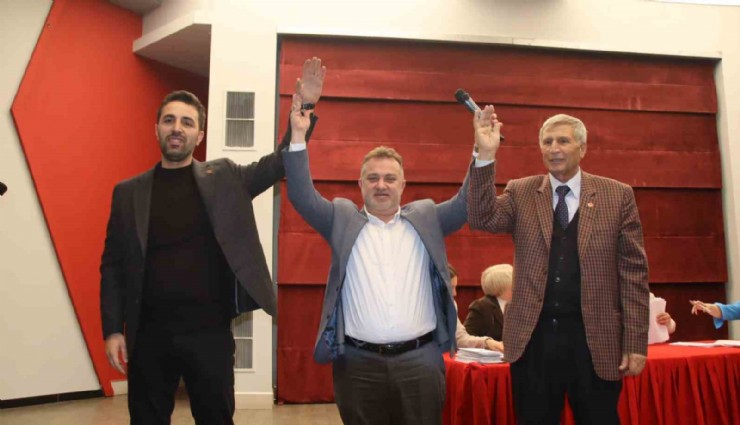 Manisa Gazeteciler Cemiyeti’nin yeni başkanı Önder Aydın oldu