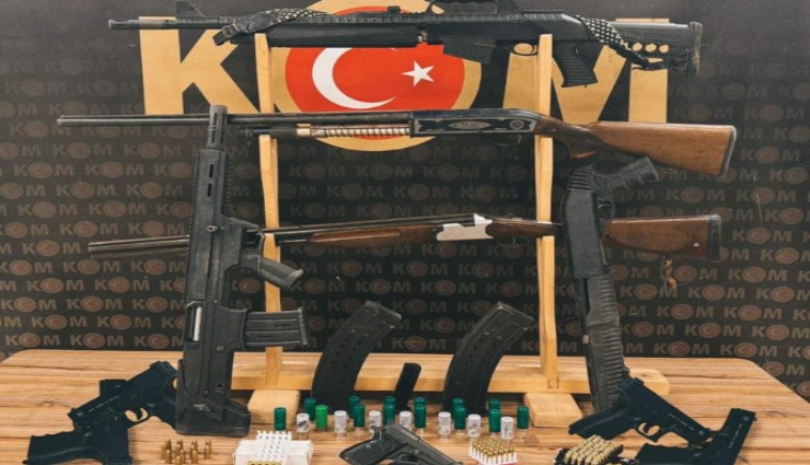 Manisa ve Bursa'da silah tacirlerine eş zamanlı operasyon: 5 şüpheli şahıs tutuklandı