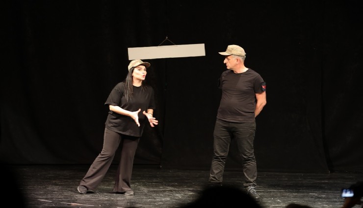 Menderes, İlk Kez Tiyatro Festivali’ndeydi