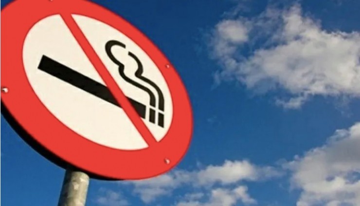 Milano'da yeni yıldan itibaren sokakta sigara içmenin cezası 240 avro