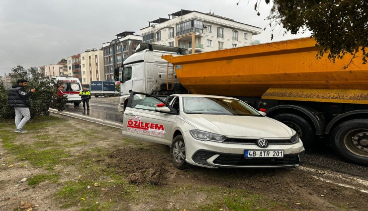 Milas'ta tırın otomobile çarpmıştı: O anlar güvenlik kamerasına yansıdı