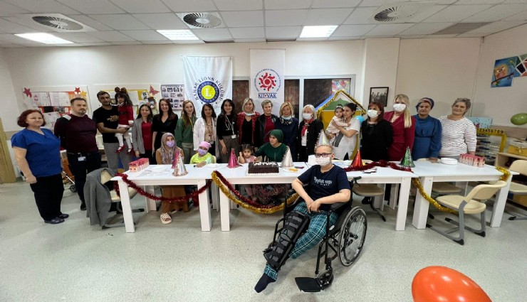 Minik kalpler, yeni yılı umut ve neşe ile karşıladı