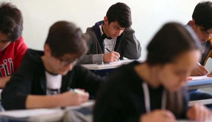 O derslerde geçme notu 70'e yükseltildi