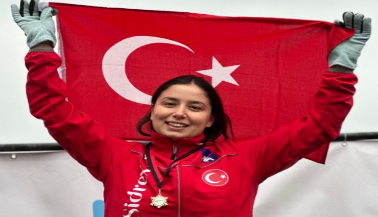 Okyanusun kızı Bengisu Avcı, Boğaziçi Üniversitesi Özel Üniversitesi Ödülü'nü aldı