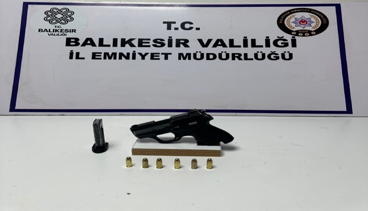 Polisten kuryeli operasyon: 25 yıl hapis cezası bulunan bir kişi yakalandı