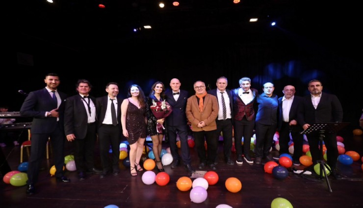 Sunshine Band Yeni Yıl Konseriyle Güzelbahçelileri coşturdu