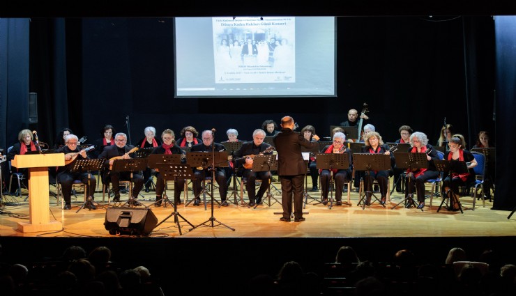 Türk kadınının gurur gününde muhteşem konser: TOBAV Mandolin Orkestrası konseri, kulakların pasını sildi
