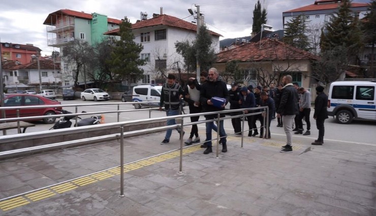 Burdur'da eski eşini öldüren koca ve ona yardım eden 6 kişi tutuklandı