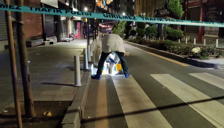 İstanbul'da motosikletliler bekçiyi vurdu