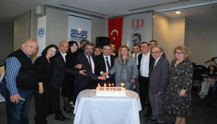 İzmirli ekonomi muhabirleri Cumhuriyet Balosu’nda buluştu