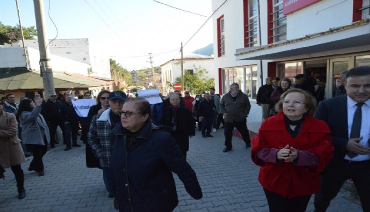 Karaburun'da ithal aday tepkisi: Nurşen Balcı'ya protesto