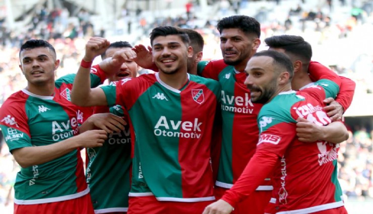 Karşıyaka adım adım zirveye : 3-0