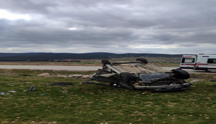 Afyonkarahisar'daki iki otomobilin çarpıştığı kazada 5 kişi yaralandı