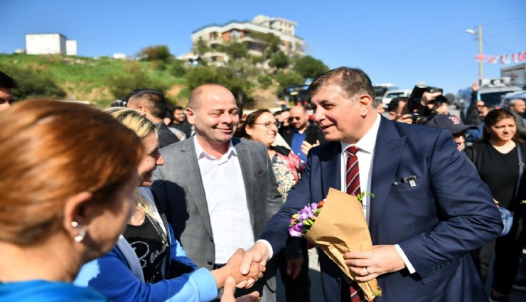 Başkan Tugay muhtarlarla bir araya geldi: 
