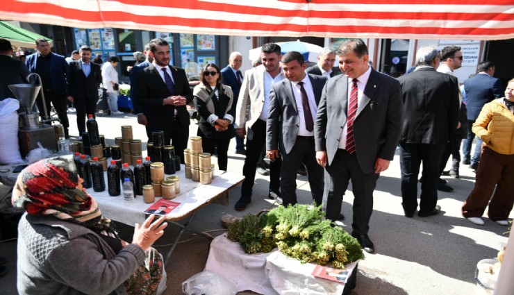 Başkan Tugay, Tire'de üreticilere mesaj verdi: 'Bütün üretici kooperatifleri ile çalışacağız'