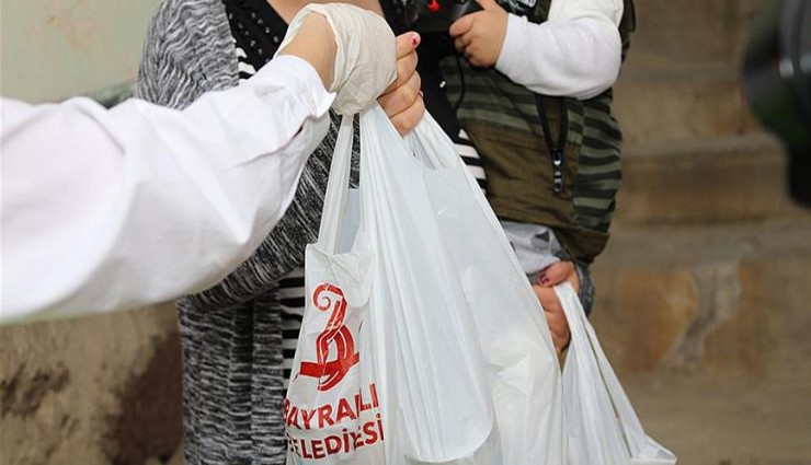 Bayraklı Belediyesinden 13 bin kişiye iftar paketi