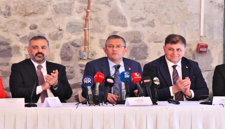 CHP Genel Başkanı Özel İzmir'den gençlere seslendi: Sandığa gidin