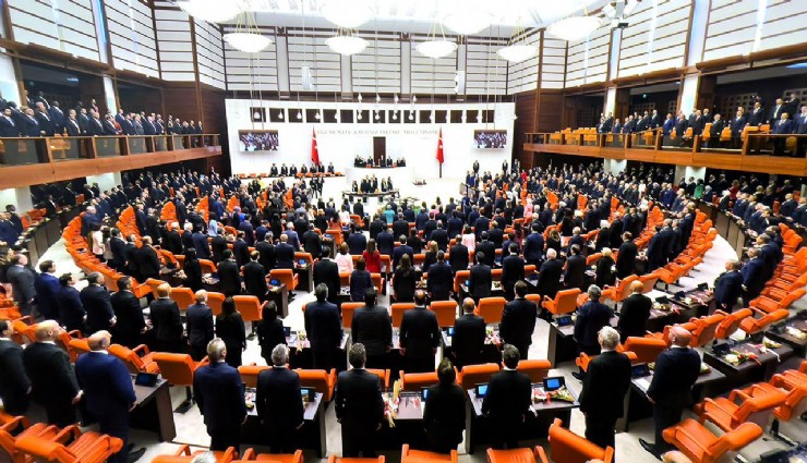 Emekliye 3 bin TL ikramiye mecliste kabul edildi