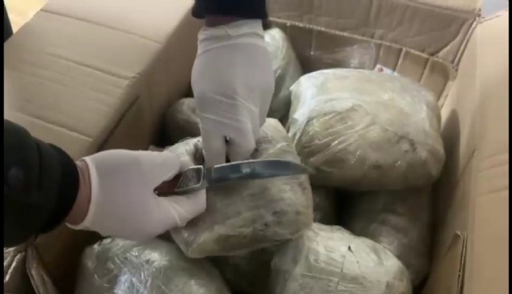 İzmir'de 26 kilogramın üzerinde esrar ele geçirildi