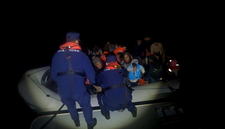 İzmir'de 67'si çocuk 145 göçmen hayata tutundu