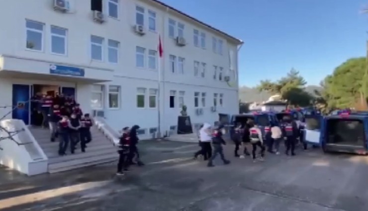 İzmir merkezli 5 ilde düzenlenen Mahzen-16 operasyonlarında 3 ayrı organize suç örgütü çökertildi: Elebaşları da ele geçirildi