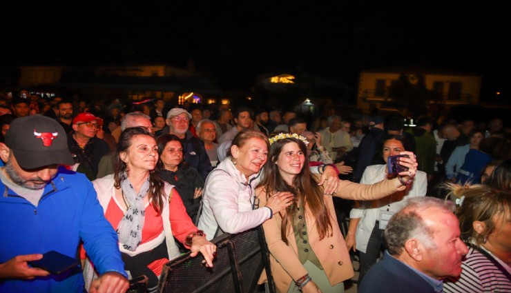 13. Alaçatı Ot Festivali’nde Ayhan Sicimoğlu rüzgarı