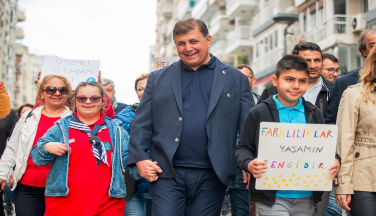 Başkan Tugay 2. İzmir Otizm Yürüyüşü'ne katıldı
