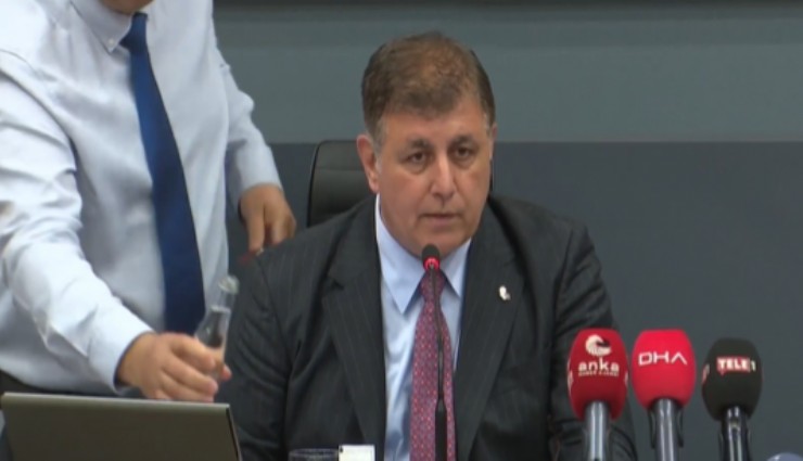 Başkan Tugay verdiği sözü tuttu: Su fiyatlarına yüzde 25 indirim Belediye Meclisi'nde kabul edildi