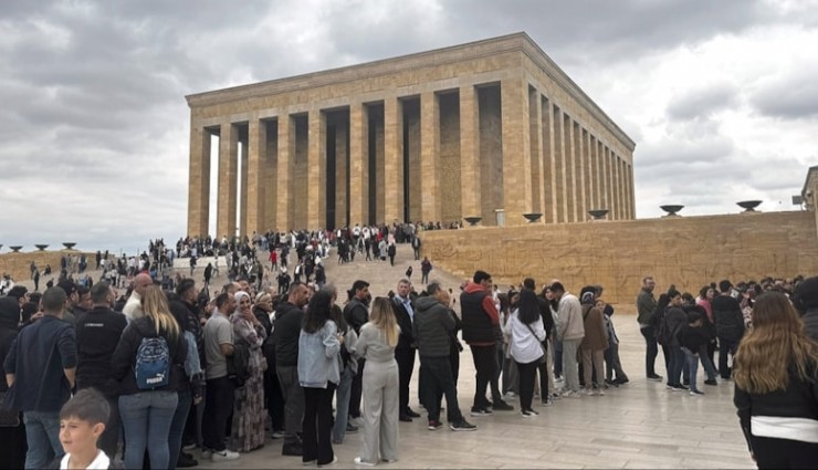 Bayram tatilinde 209 bin kişi Ata'sına koştu