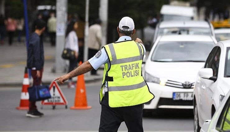 Bayram tatilinin ilk günü: 651 trafik kazası, dokuz ölü, 1047 yaralı