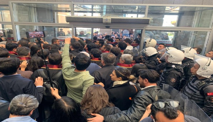 Çağlayan’da Van eylemi: Avukatlara polis müdahalesi ve gözaltı