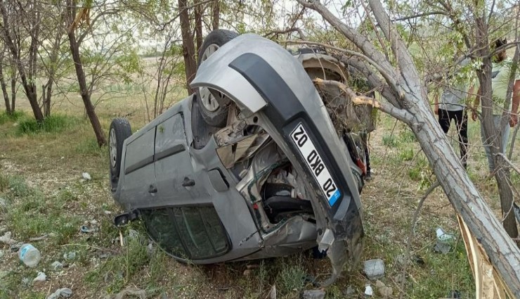 Denizli'den Mersin'e cenaze için yola çıkan aile Konya'da kaza yaptı: 1'i ağır 4 kişi  yaralandı