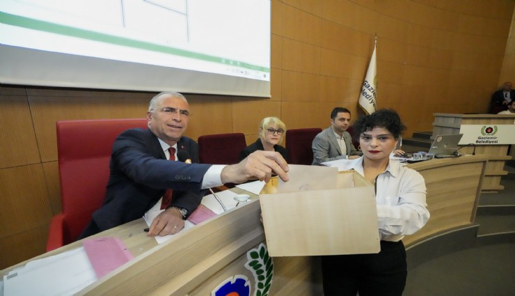Gaziemir’de Ünal Işık yönetiminde ilk meclis