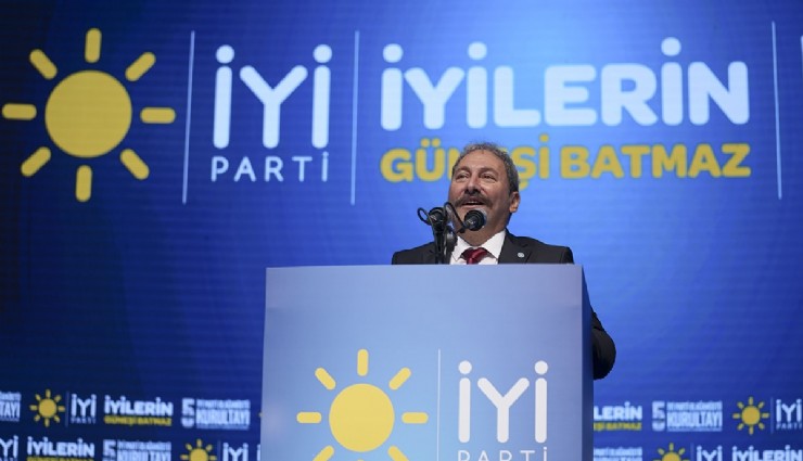 İYİ Parti'nin tarihi Kurultayında Tolga Akalın yarıştan çekildi