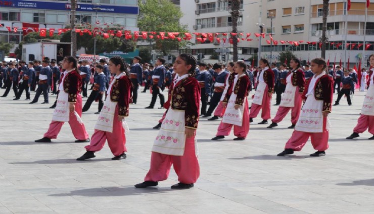 İzmir’de 23 Nisan coşkuyla kutlandı