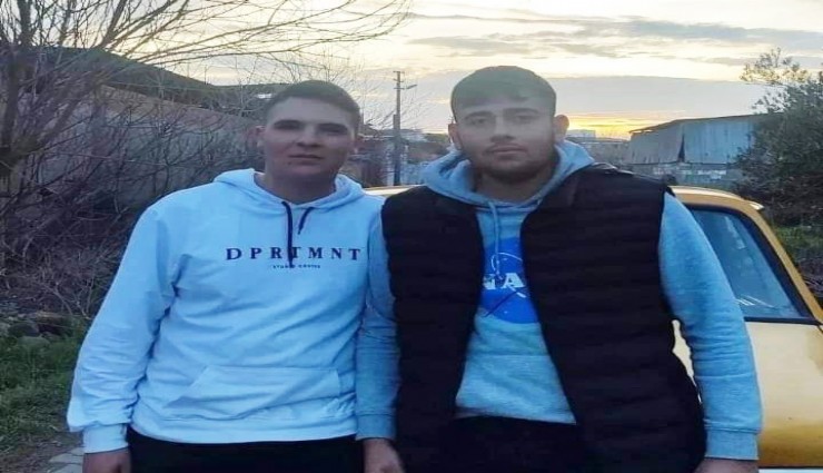 İzmir'de otomobil motosiklete çarptı: 2 kişi hayatını kaybetti