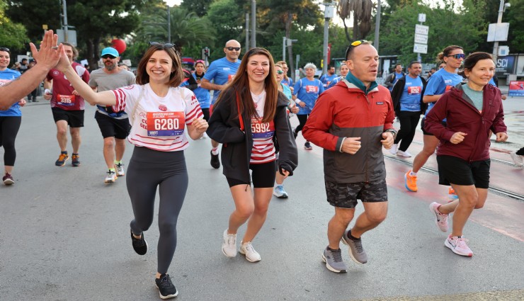 Maraton İzmir'de start verildi