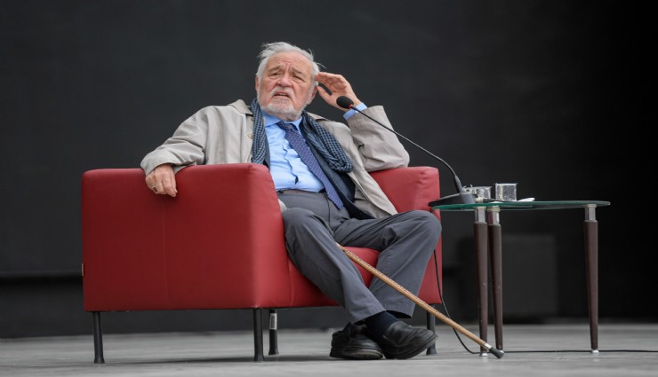 Prof. Dr. İlber Ortaylı İZKİTAP Fest’e konuk oldu