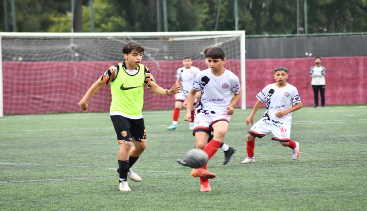 Çiğli’de 19 Mayıs kutlamaları futbol turnuvası ile başladı