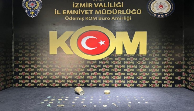 Evinden 50 tarihi eser çıktı