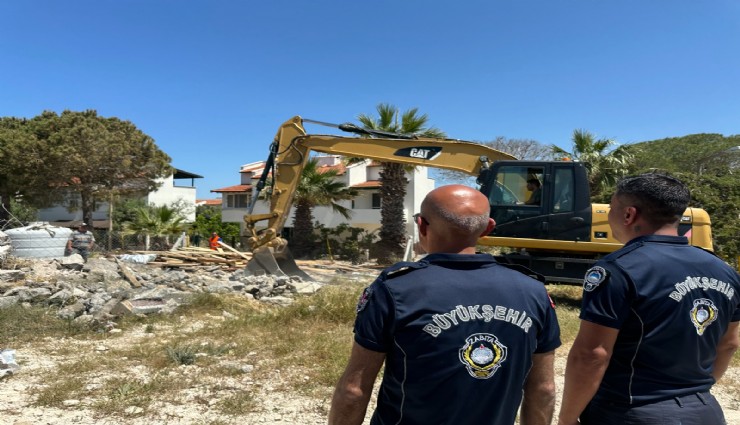 İzmir’de kaçak yapı operasyonu