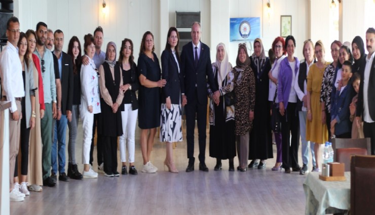 İzmir'de şehit eşlerine anlamlı kahvaltı program