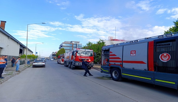 İzmir'de tekstil fabrikasındaki yangın söndürüldü